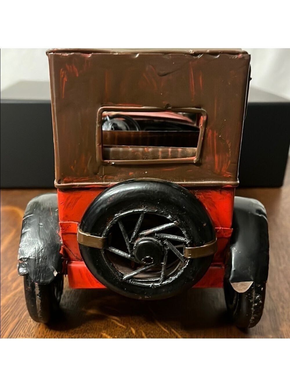 Red Metal Vintage Model Car - Picture 5 of 9